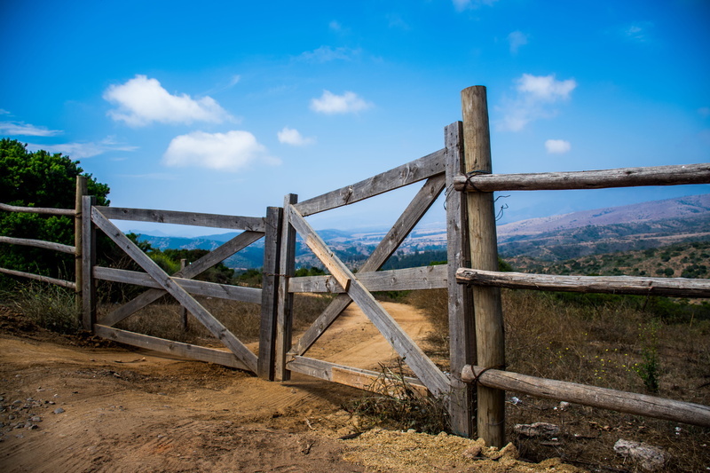 chile, boundary, wood - material, day, sky, barrier, landscape, trees, outside, land, countryside, built structure, no people, hight definition, sunny