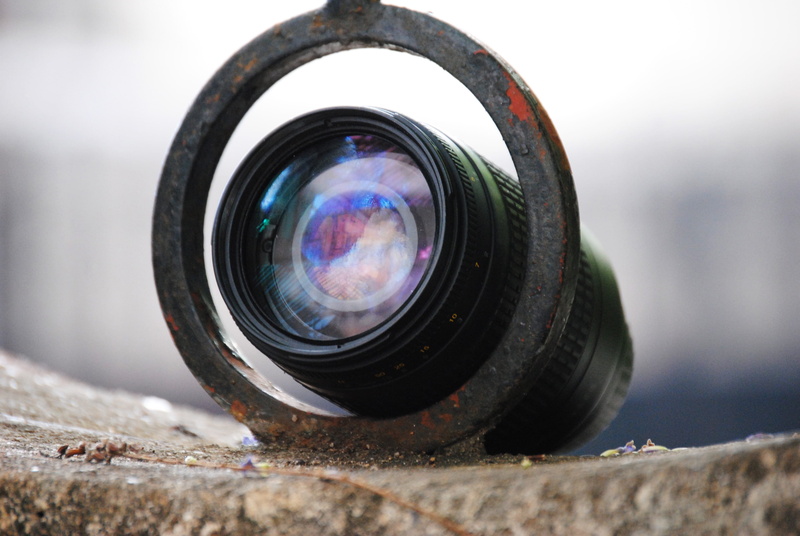 device, digital camera, film, photograph, photo, 70-300 mm, reflection, nikon, extreme close-up, selective focus, lens, macro, close-up, technology, photographic
