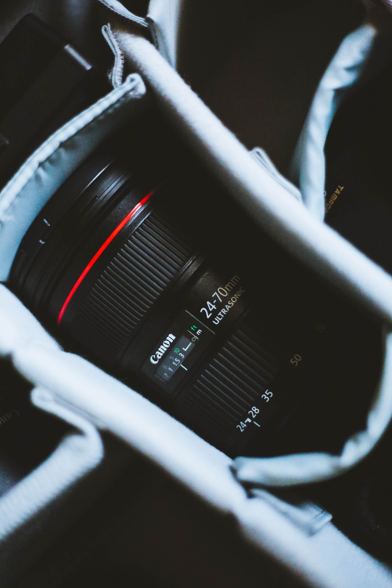 close-up, canon mark iii, 5d, black, camera - photographic equipment, len, text, high angle view, red, day, mm, communication, 24mm, mark iii, music, bag