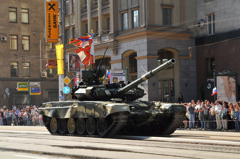 T-90, built structure, people, battle, road, mode of transportation, national icon, Russian main battle tank, tank, gray, city, brown, independence, patriotism