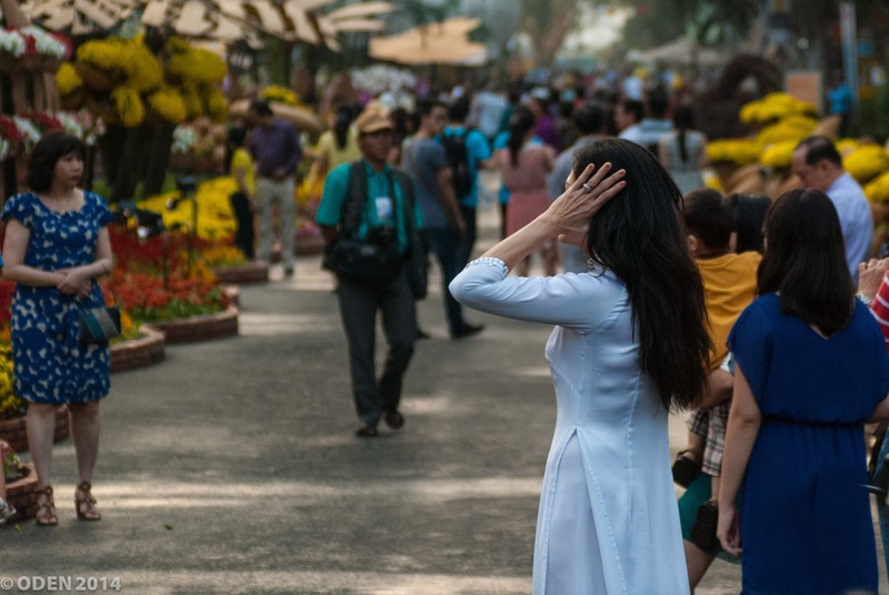 2K, clothing, real people, people, outdoors, stores, crowd, rear view, women, vietnam, day, market, leisure activity, street, pedestrians, hairstyle, group of people