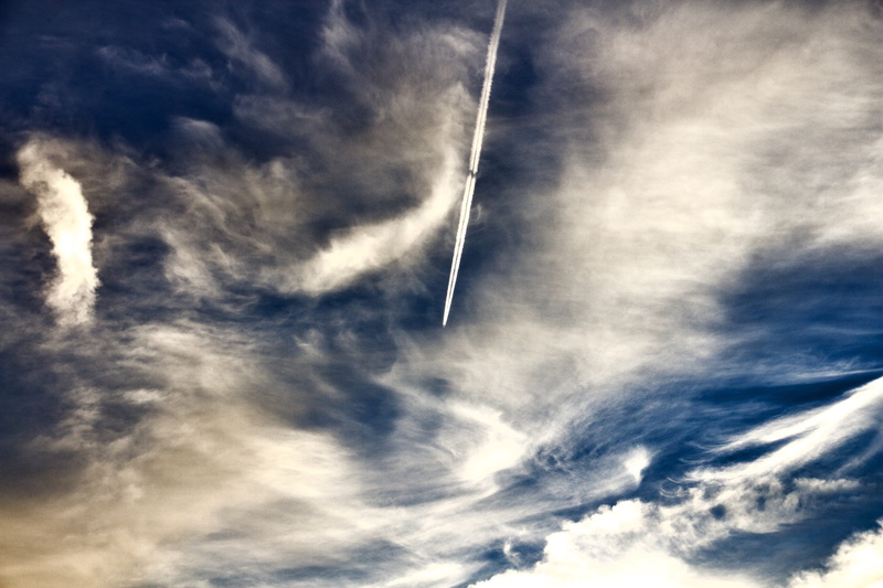 tranquility, dramatic sky, nature, day, beauty in nature, line, 5K, japan, cloudscape, airplane, backgrounds, air vehicle, plane, outdoors, cloud - sky