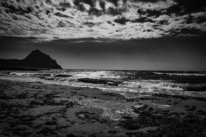 tranquil scene, scenics - nature, beach, monochrome photography, black-and-white, sky, black and white, landscape, beauty in nature, tranquility, 5K, sea