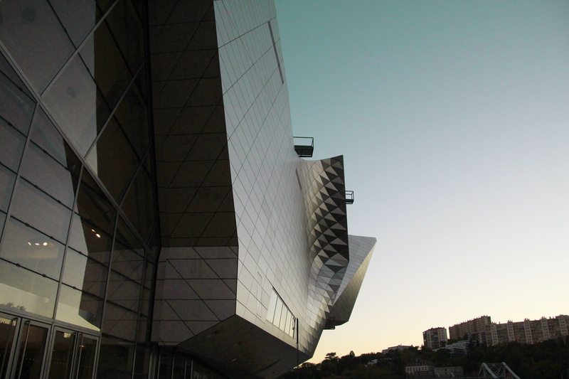 architecture, city life, sky, reflection, clear sky, modern architecture, city, built structure, bleu, day, cityscape, modern, skyscraper, travel destinations