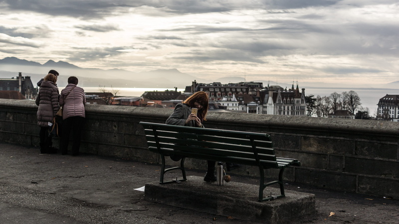 bench, outdoors, sunrise, lifestyles, mountain, wall, selective color, cloudy, adult, people, cold, ocean, 2K, scenic, smartphone, clouds, photo, built structure