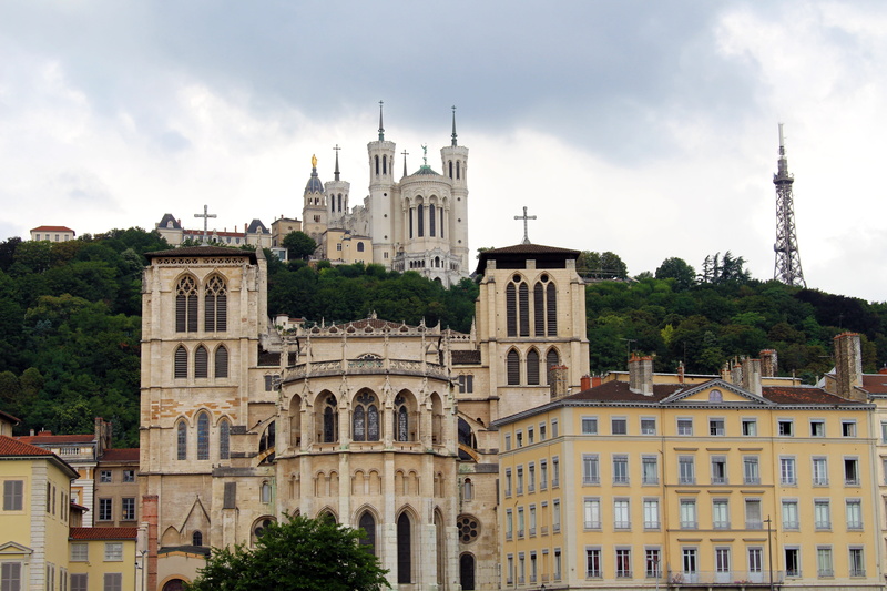 travel, cloud - sky, facade, city, religion, day, outdoors, historically, building exterior, france, no people, christian, Old Town, tree, view, history