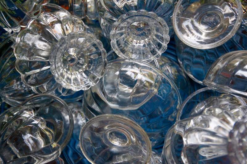 indoors, drinking glass, day, kitchen, rinse, Glasses, decor, choice, large group of objects, arrangement, t, shiny, directly above, Budget, Cup, 5K, backgrounds
