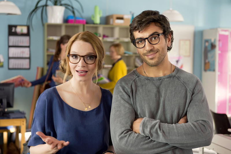 office Worker, cheerful, top, males, zeki muller, young Men, businessman, 2K, coworker, caucasian Ethnicity, businesswoman, eyeglasses, success, technology