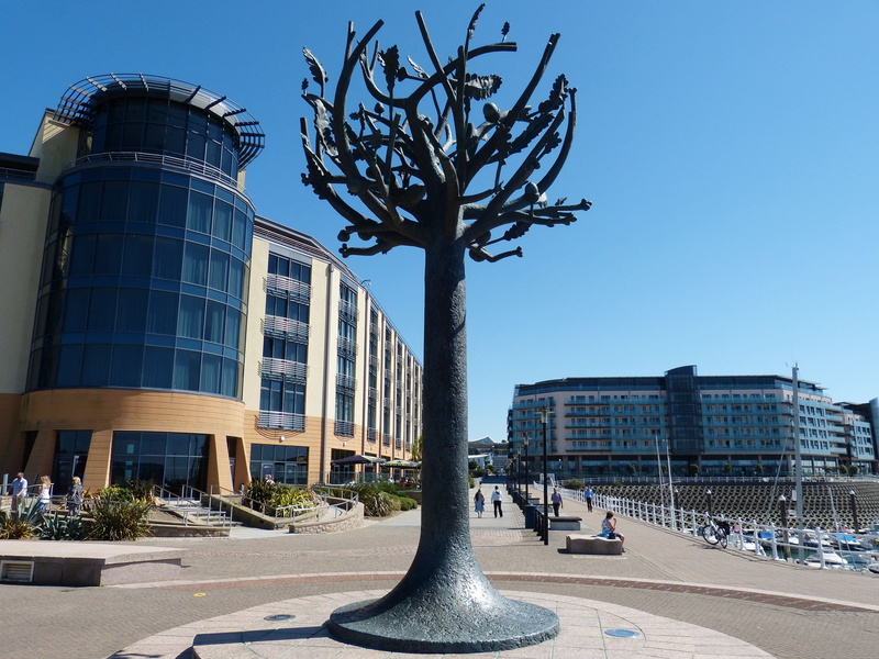 outlook, outdoors, england, building, monument, built structure, modern, island, united kingdom, building exterior, view, blue, tree, street, plant, clear sky