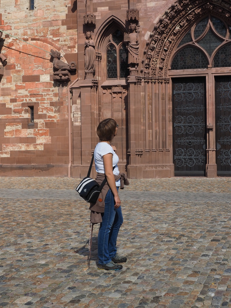 building exterior, day, lifestyles, casual clothing, history, to watch, real people, brick, on the go, women, entrance, woman, full length, marvel, 4K