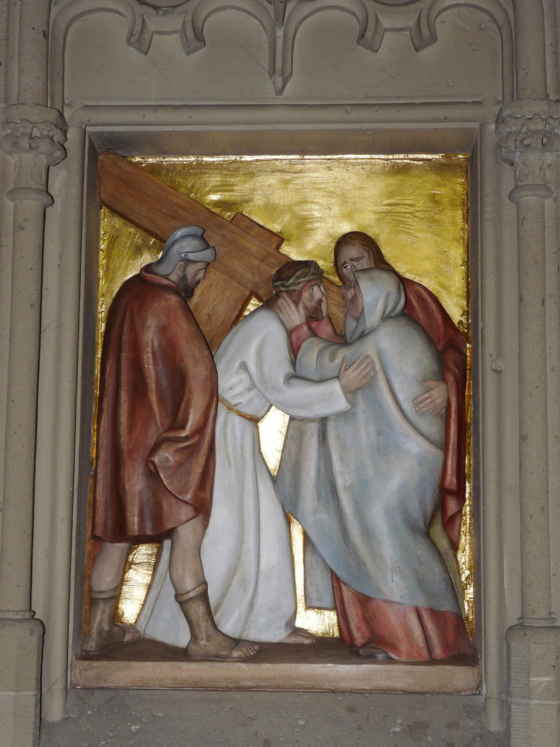 art, indoors, crown of thorns, place of worship, creativity, built structure, christianity, male likeness, faith, statue, christ, female likeness, good friday