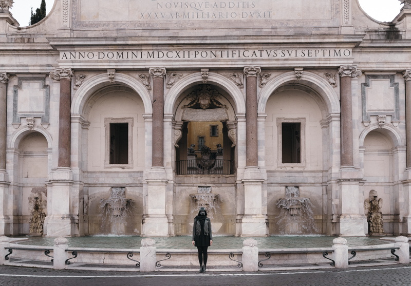 roma, tourism, arch, daytime, star wars, darth vader, full length, mdc, travel destinations, mask, the past, person, building, rome, woman, real people