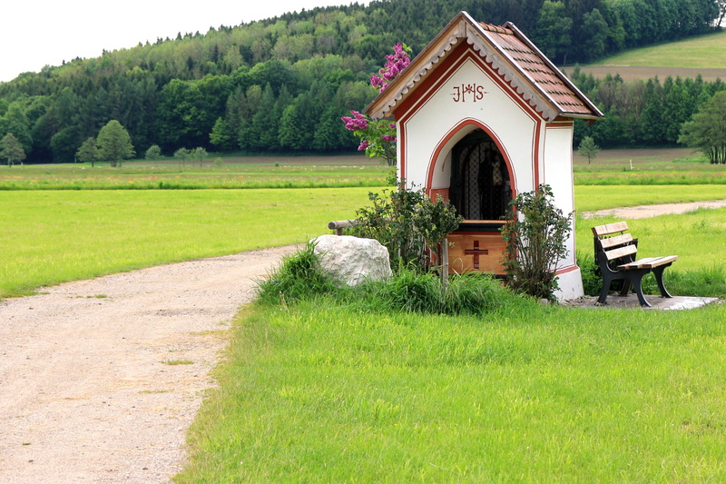 scenics - nature, tranquility, land, believe, plant, growth, no people, grass, building exterior, beauty in nature, tree, wayside chapel, day, building