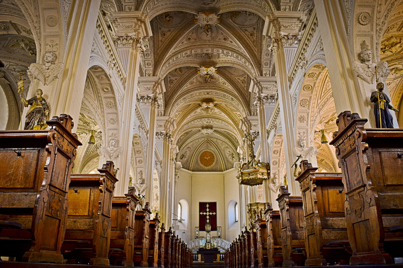 light, building exterior, ornate, travel destinations, chapel, ceiling, architecture and art, no people, architectural column, religion, spirituality, gilded