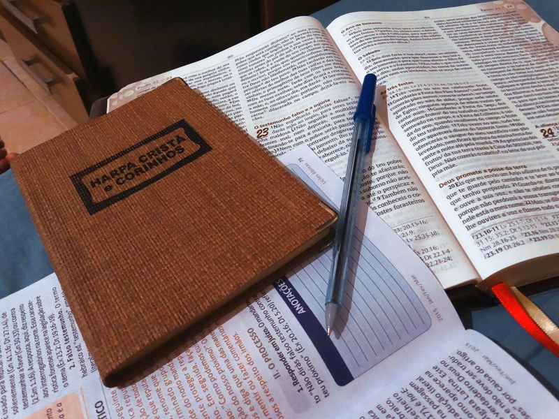 christa, harpa, Bible Studies, non-western script, beside, business, publication, script, text, pen, Theology, the media, learning, high angle view, stock market and exchange