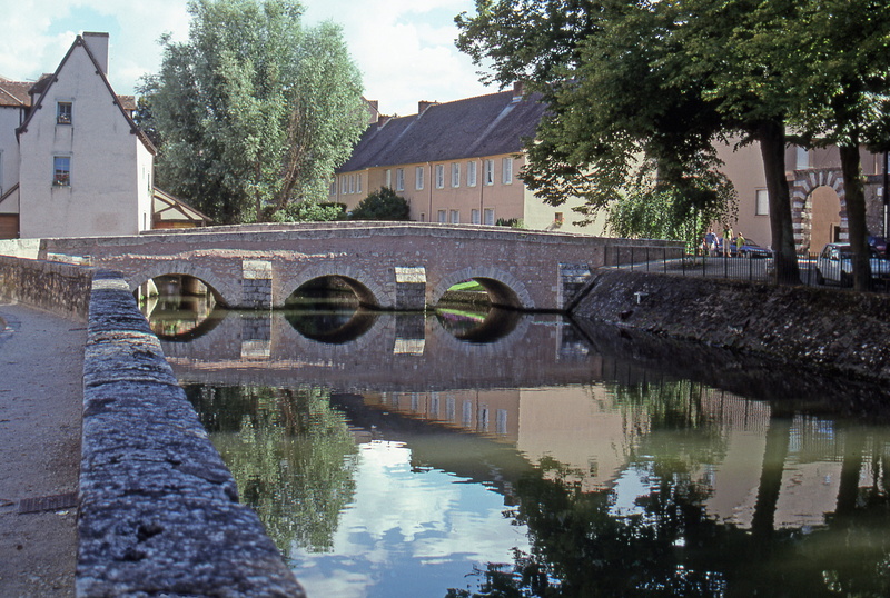 architecture, reflection, tree, river, building, nature, 4K, arch bridge, sky, bridge - man made structure, no people, built structure, chartres, bridge