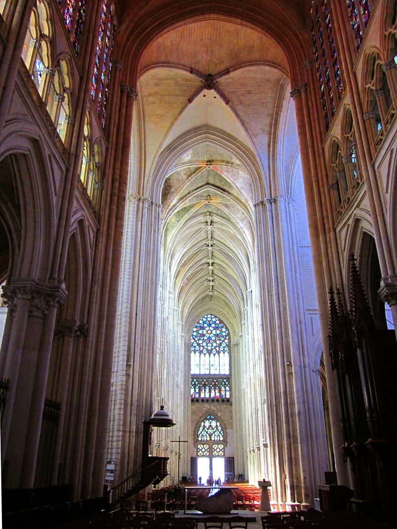 built structure, st gatien cathedral, no people, architectural column, architecture and art, france, place of worship, low angle view, ceiling, indoors