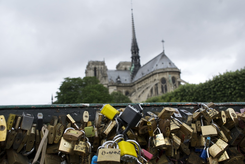 padlock, bridge, famous, outdoor, history, love lock, christianity, church, built structure, dame, catholic, cloud - sky, positive emotion, 4K, building exterior