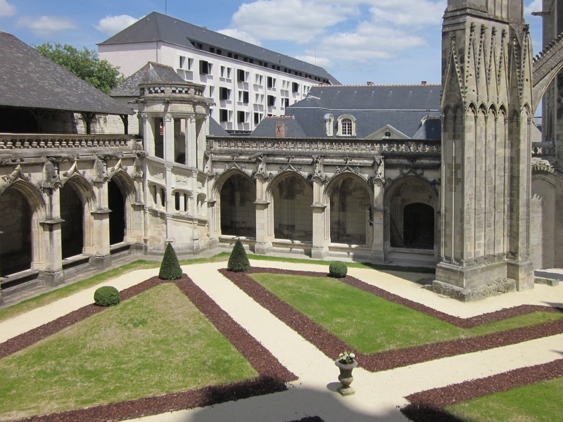 outdoors, grass, st, french, no people, plant, day, building exterior, the past, Cathedral, St Gatien, staircase, hedge, balcony, arcade, france, indre-et-loire