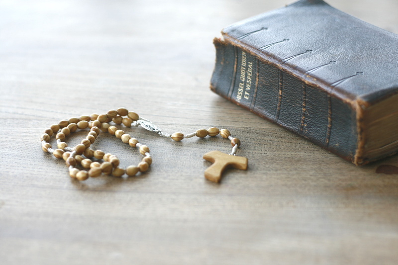 sacrament, prayer, close-up, faith, text, no people, selective focus, still life, 4K, catholicism, indoors, beads, holiday, table, christmas, jesus, food and drink