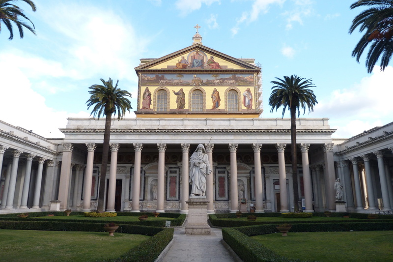 government, outdoors, travel destinations, plant, colonnade, architectural column, lawn, the basilica, built structure, architecture, travel, building exterior