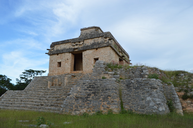 building, building exterior, low angle view, travel destinations, day, stone wall, maya, grass, no people, 5K, stone material, sun, the past, quintana roo
