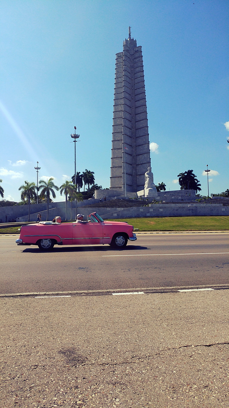 incidental people, havana, day, cuba, car, nature, plaza de la revolución, mode of transportation, josé martí, travel, built structure, 5K, skyscraper