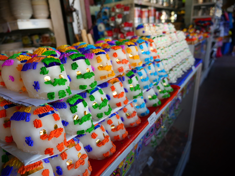 mercado hidalgo, tijuana, sale, food and drink, hidalgo, skull, selective focus, skulls, multi colored, store, mexico, still life, market, abundance, indoors