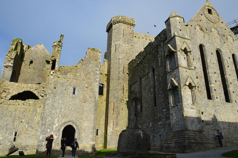 medieval, tourism, ireland, history, outdoors, church, real people, castle, old, men, sky, archaeology, building, travel destinations, old ruin, 2K, group of people
