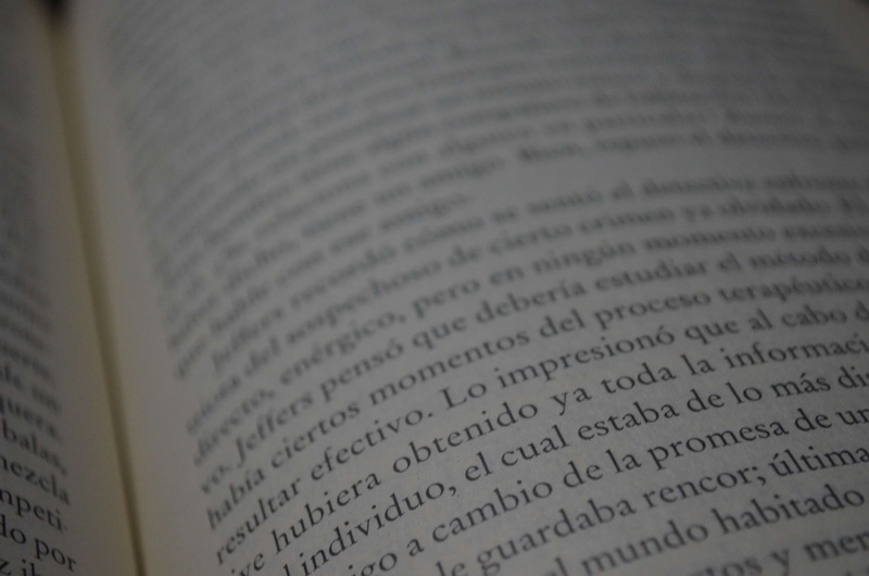 studying, libro, high angle view, text, still life, book, publication, western script, 2K, indoors, communication, paper, letter, history, education, letters