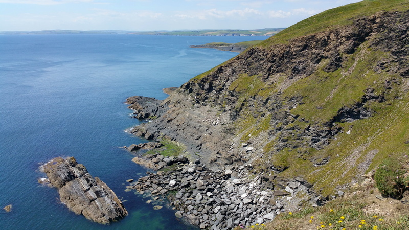 rocky coastline, non-urban scene, 5K, day, outdoors, no people, scenics - nature, tranquil scene, water, tranquility, solid, mountain, beach, ireland