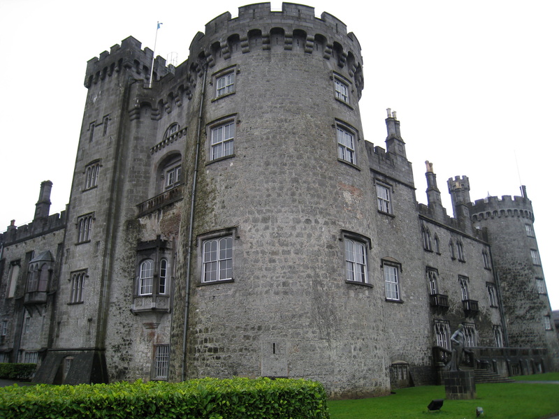 sky, no people, old, kilkenny, photos, architecture, gothic style, castle, medieval, day, england, europe, low angle view, nature, travel destinations