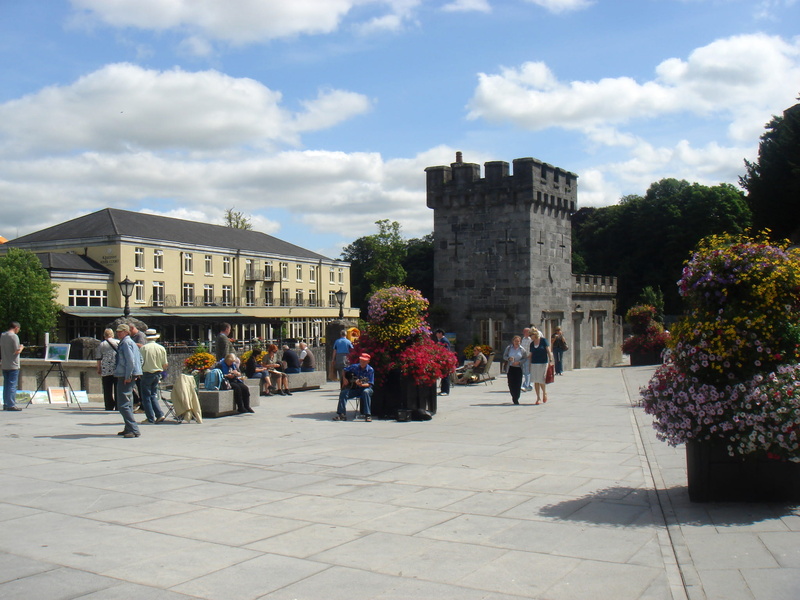 cloud - sky, crowd, architecture, lifestyles, sunlight, editorial, the past, large group of people, Kilkenny, europe, Canal, new, nature, day, town square
