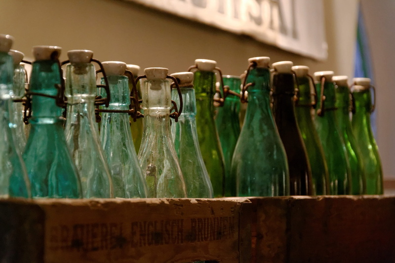 order, drinks, bottle, green glass, food And Drink, green, winemaking, indoors, wooden, refreshment, shelf, empty, holder, bottles, wine, beer Bottle, green color