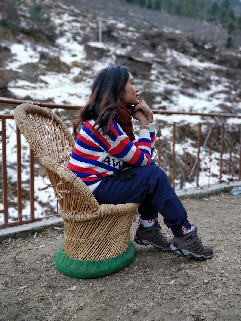 full length, shoe, woman, land, apparel, frh, casual clothing, winter, basket, clothing, young adult, person, sosan, people, day, sitting, north eastern