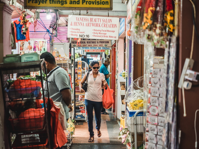 market, street, outdoors, real people, street market, city, 4K, singapore, group of people, lifestyles, little india, men, people, photojournalism, walking