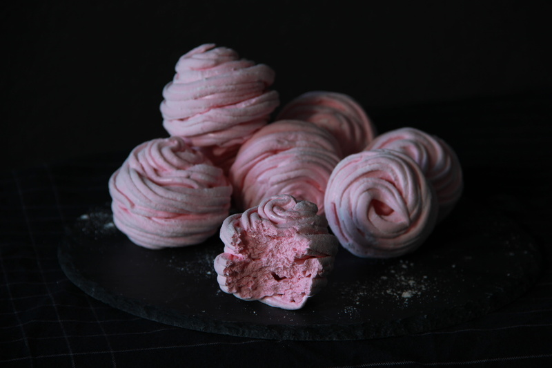 hungry, red currant, slice, cooking, black, bakery, dessert, 5K, cupcakes, food, pink Color, sugar, handmade, wood - Material, surface, gourmet, snack