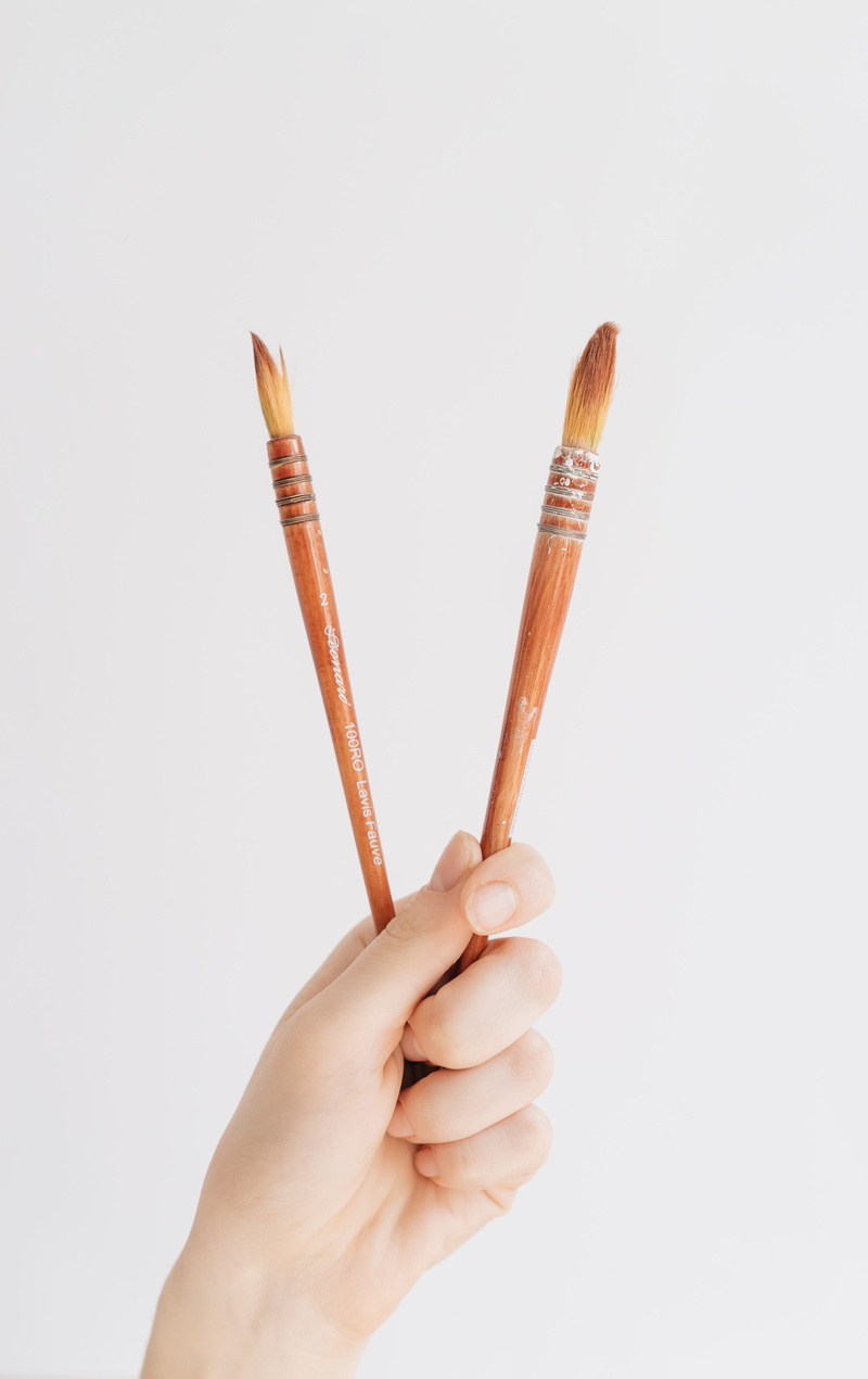 lifestyles, brushes, body part, two, wood - material, 5K, caucasian, cut out, studio shot, human finger, leisure activity, one person, human body part