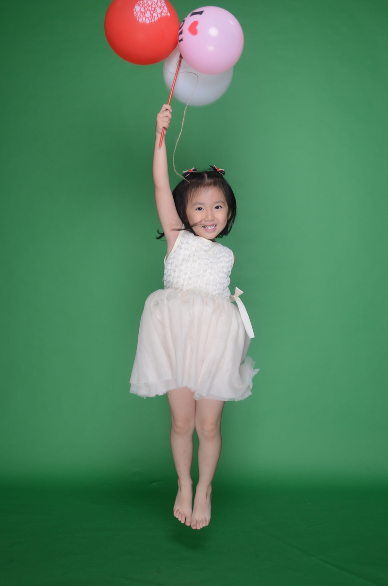 balloon, joy, playful, jump, army backpack, balloons, sleeveless, standing, human arm, leisure activity, innocence, fun, pink, smiling, studio Shot, red