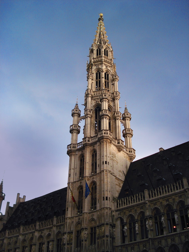 building exterior, building, history, sky, tourism, bruxelles, belief, travel, spire, low angle view, gothic style, monument, no people, outdoors, spirituality