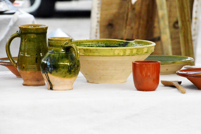 pottery, glass - material, vintage, freshness, glass, healthy eating, still life, kitchen, cup, food and drink, focus on foreground, middle age, household equipment