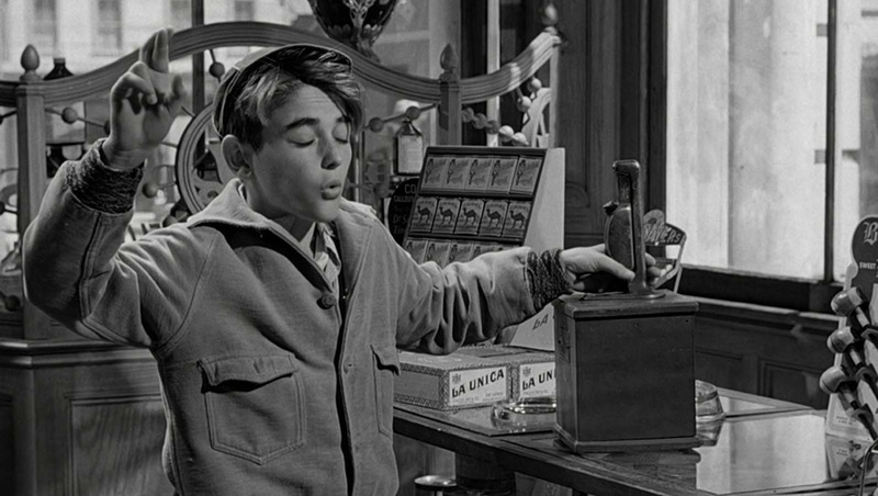 occupation, movies, Its A Wonderful Life, holding, adult, mid adult, side view, lifestyles, people, 720P, retro styled, machinery, technology, real people