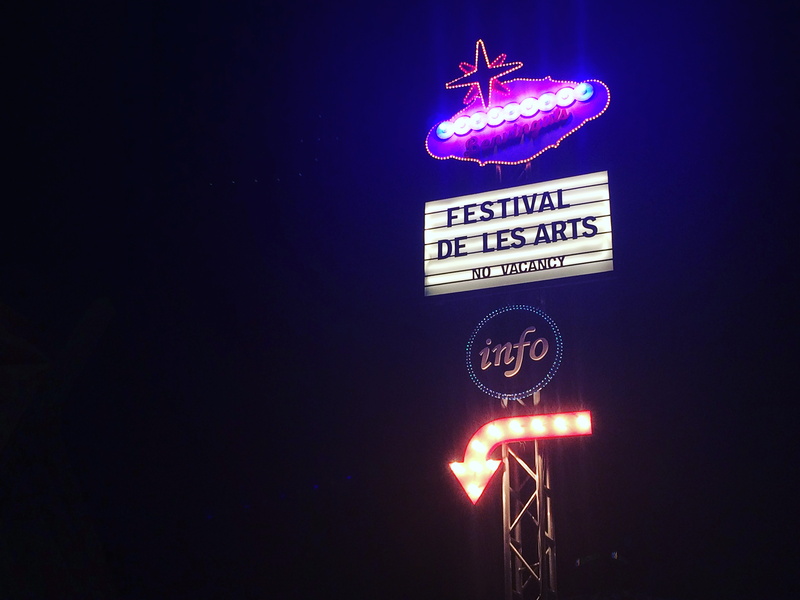 night, guidance, festival, dark, communication, illuminated, valencia, 8K, direction, information sign, text, neon, music, ciudad de las artes y las ciencias