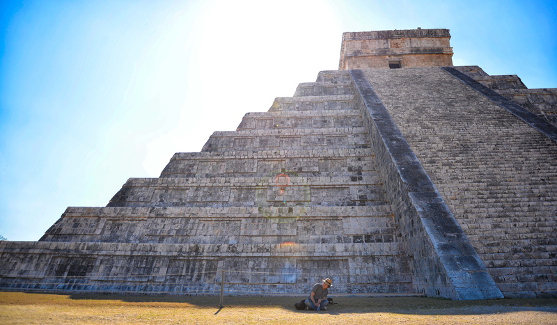 the past, sunlight, structure, grass, chichen itza, concrete, built structure, men, edge, architecture, field, day, history, ruins, ancient civilization