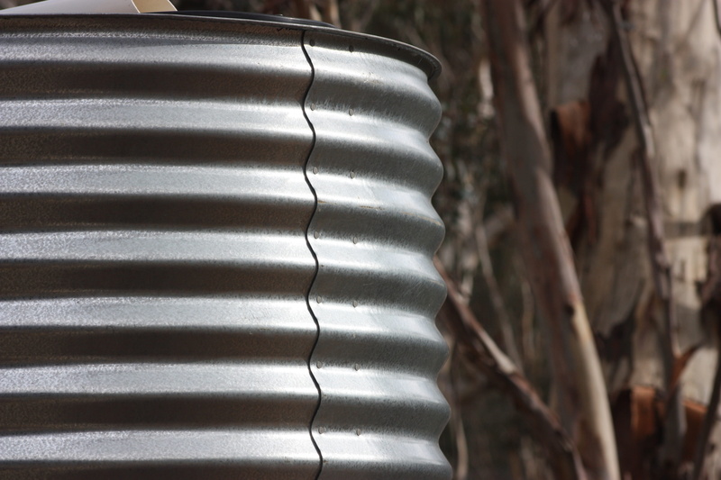 4K, aluminum, nature, Water Tank, textured, Corrugated Iron, pattern, hanging, rural, built structure, plant, close-up, outdoors, steel, day, backgrounds