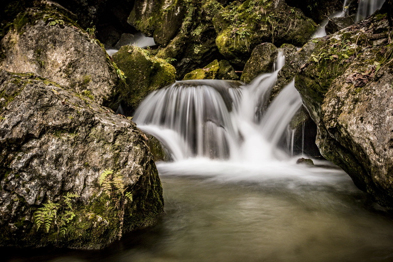 beauty In Nature, flowing, forest, bach, solid, torrent, bubble, blurred motion, murmur, motion, beautiful, freshness, scenics, water running, mountain stream