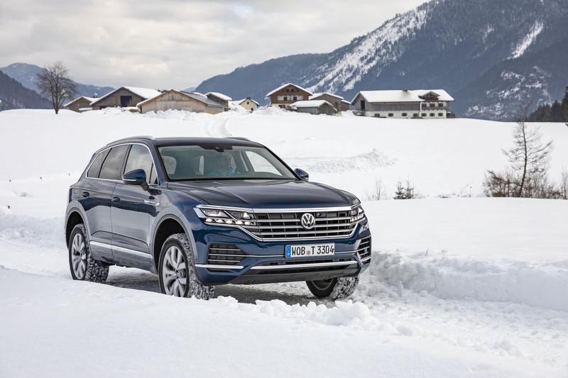Luxury Car, Car, Volkswagen, Blue Car, Vehicle, Volkswagen Touareg, SUV, 4K