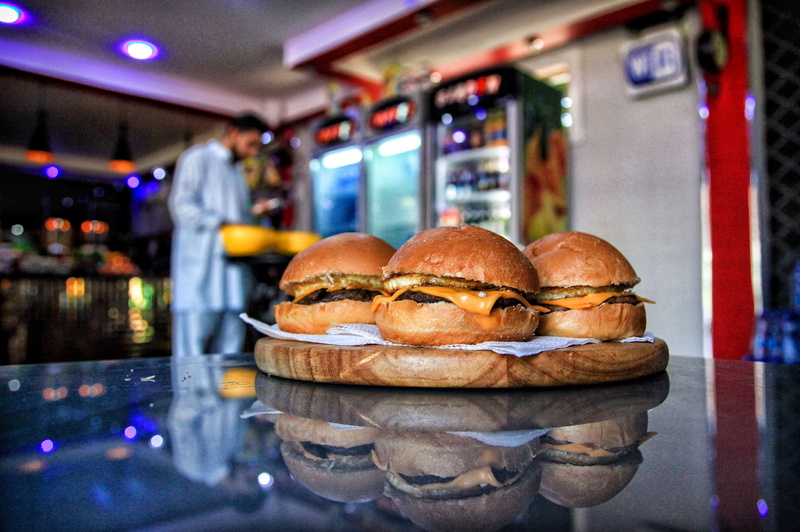 no people, canon, still life, meat, close-up, ready-to-eat, fast food, reflection, sandwich, food, tripoli, freshness, focus on foreground, table, 4K