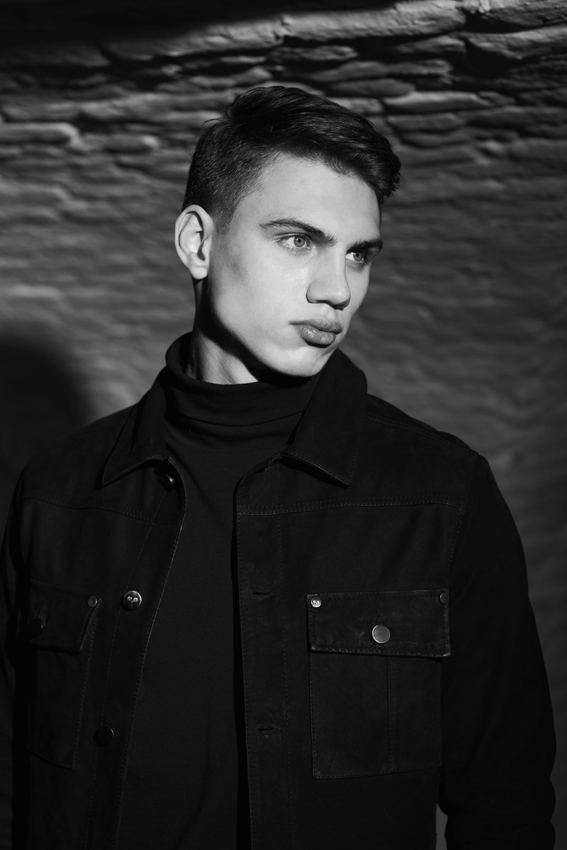 fashion, contemplation, men, 5K, one person, serious, indoors, jacket, collection, leather jacket, mensstyle, clothing, young adult, frank uyt den bogaard