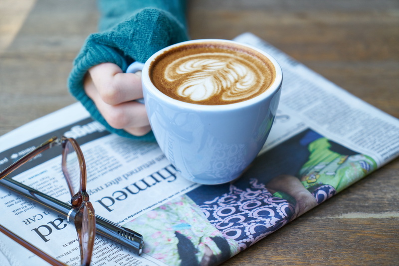 el, mug, manuscript, fresh, crockery, indoors, blue, food and drink, food photo, work, drinking, drink, 5K, human body part, fountain pen, espresso, food